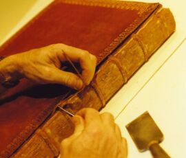 The Gallery Svg+xml,%3Csvg%20xmlns%3D%22http%3A%2F%2Fwww.w3