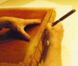 The Gallery Svg+xml,%3Csvg%20xmlns%3D%22http%3A%2F%2Fwww.w3